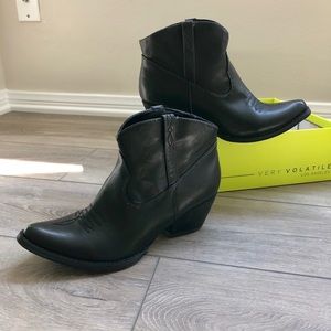 NWB “Very Volatile” Black ankle boots / booties
